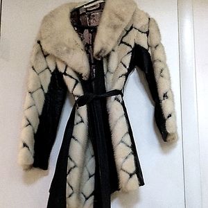 Mink and Leather hand stretched coat from 1954 👗